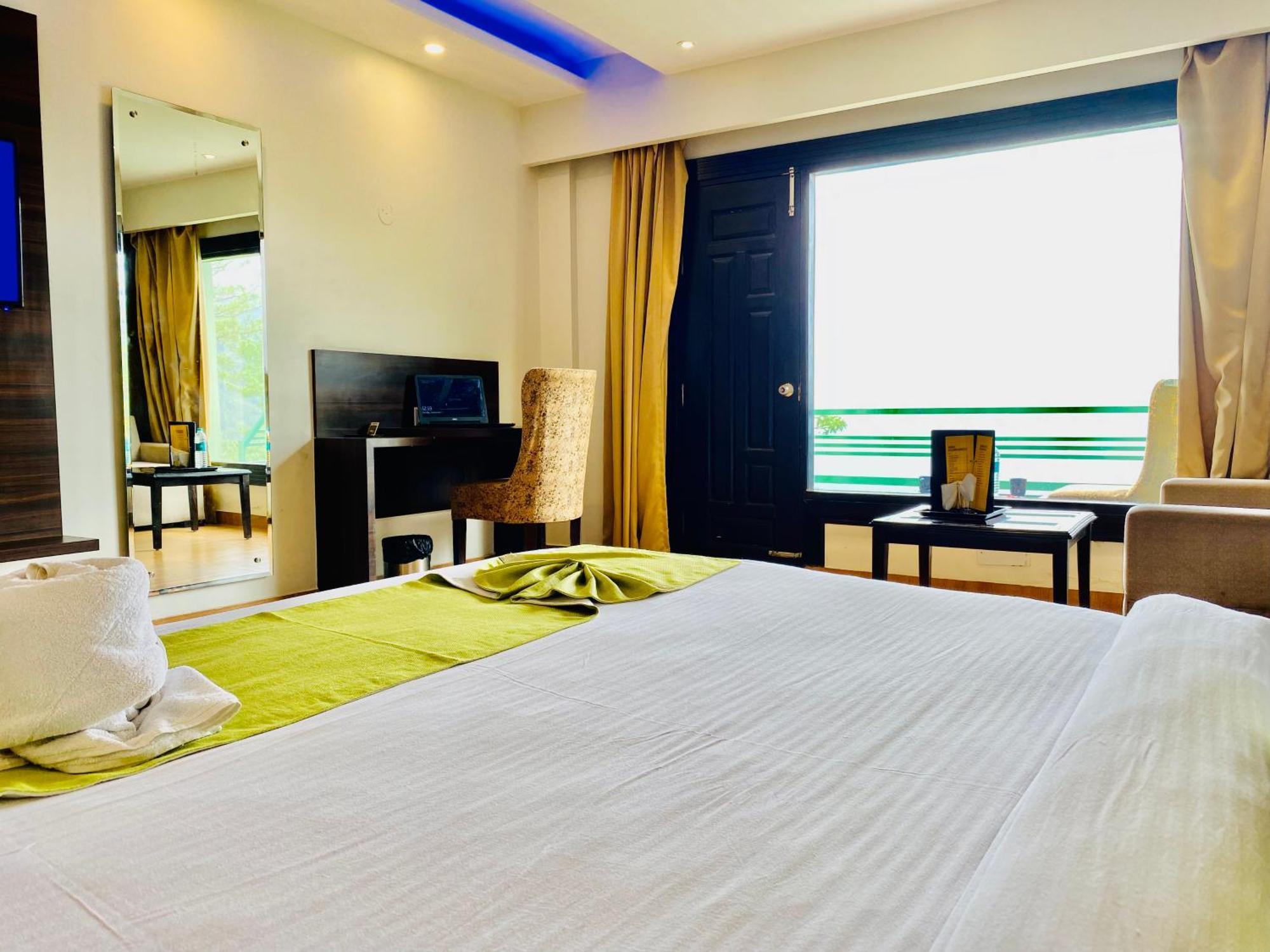 Royal Green Mashobra - Mountain And Valley View Rooms Shimla Ngoại thất bức ảnh